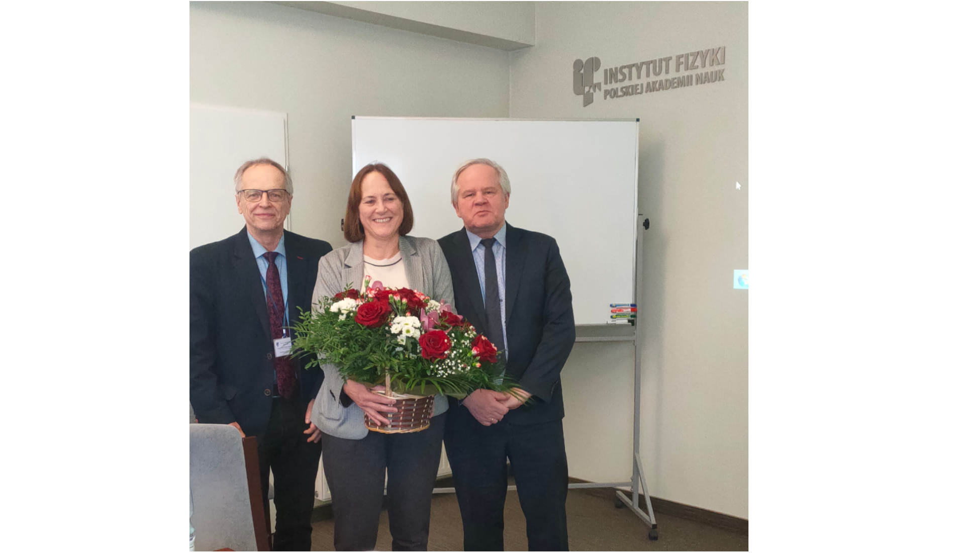 Podziekowanie Prof. dr. hab. Magdzie Załuskiej-Kotur za wieloletnią pracę w Dyrekcji IF PAN